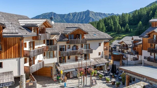 Exterior - 50m from ski slopes, 3rd floor, fitness, swimming pool, sauna, balcony, fireplace or stove, tv (Les Orres)