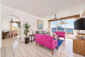 Smart TV - VILLA DEL PALMAR CABO - 3 BEDROOM CHRISTMAS OCEAN VIEW SUITE (CaboSanLucas)