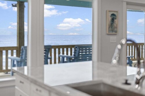 Beachfront | Hot Tub | 6 Bedrooms | Fenced Yard