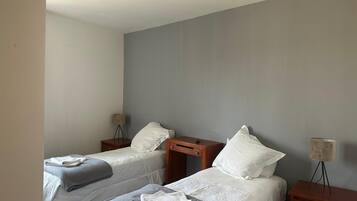 Chambre avec lits jumeaux | Free WiFi