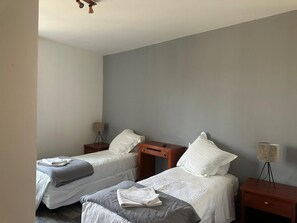 Chambre avec lits jumeaux | Wi-fi (inkludert)