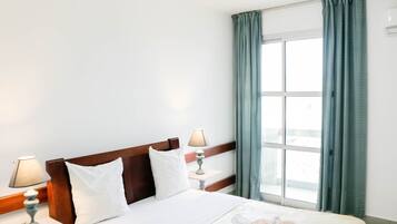 In-room safe, desk, soundproofing, free WiFi