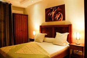 Deluxe Apartment | In-room safe, desk, soundproofing, free WiFi - TCHERO APPARTEMENT (Douala)