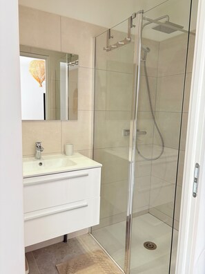 Haartrockner, Handtücher