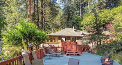 Relaxing redwood forest home with hot tub and sauna at Lagunitas Creek