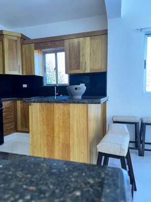 Kühlschrank, Mikrowelle, Ofen, Toaster