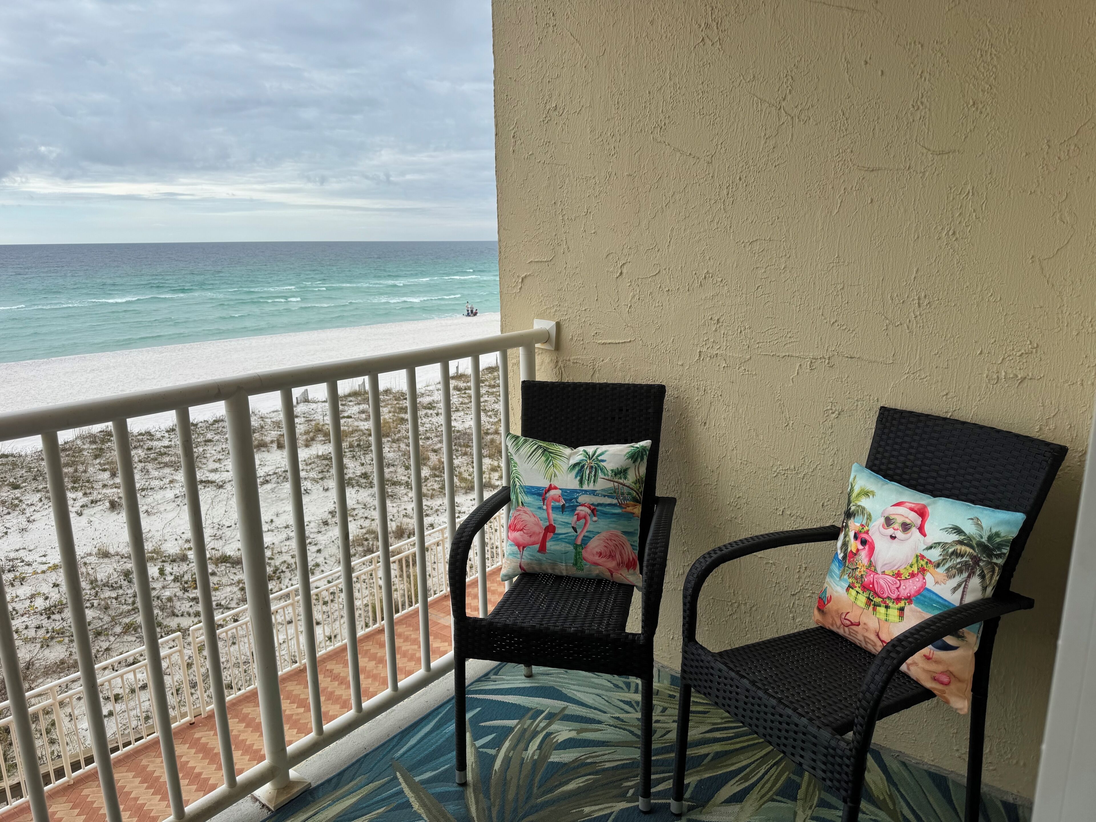 Time to celebrate Christmas on the beach