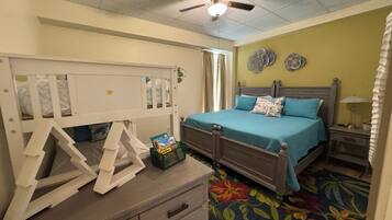 2 quartos, ferros/tábuas de passar roupa, berço de viagem