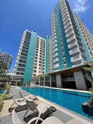 Pool - Oceanview Studio: Bacolod City (Bacolod)