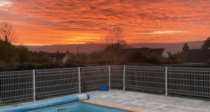 Maison de Vacances Familiale Avec Piscine au Coeur du Perche - 10 Personnes