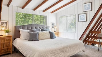 1 bedroom, desk, travel crib, free WiFi