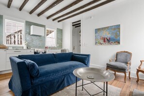 TV - Spacious 3-BR Downtown Stay w/ Patio & Parking (Charleston)