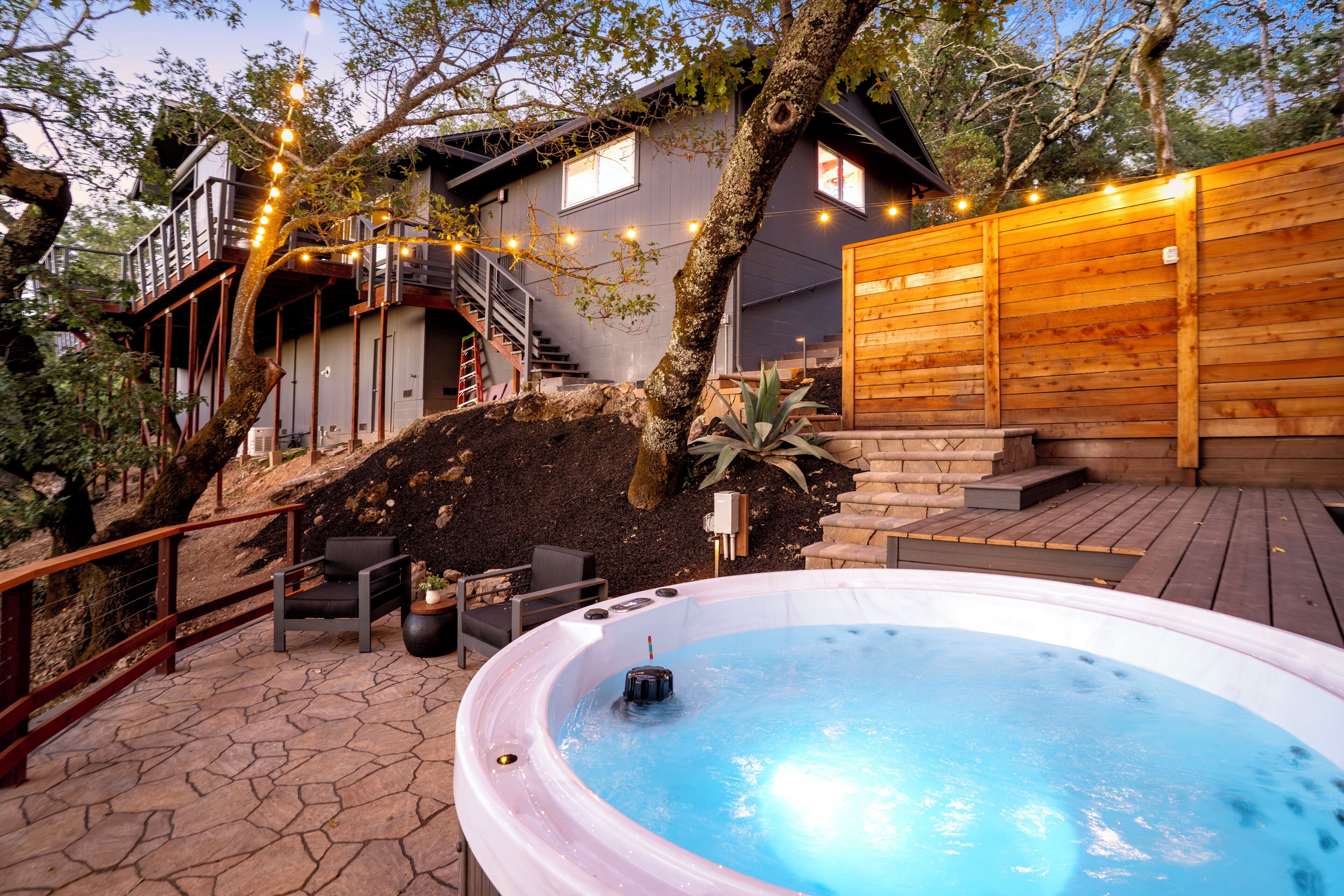 Outdoor spa tub