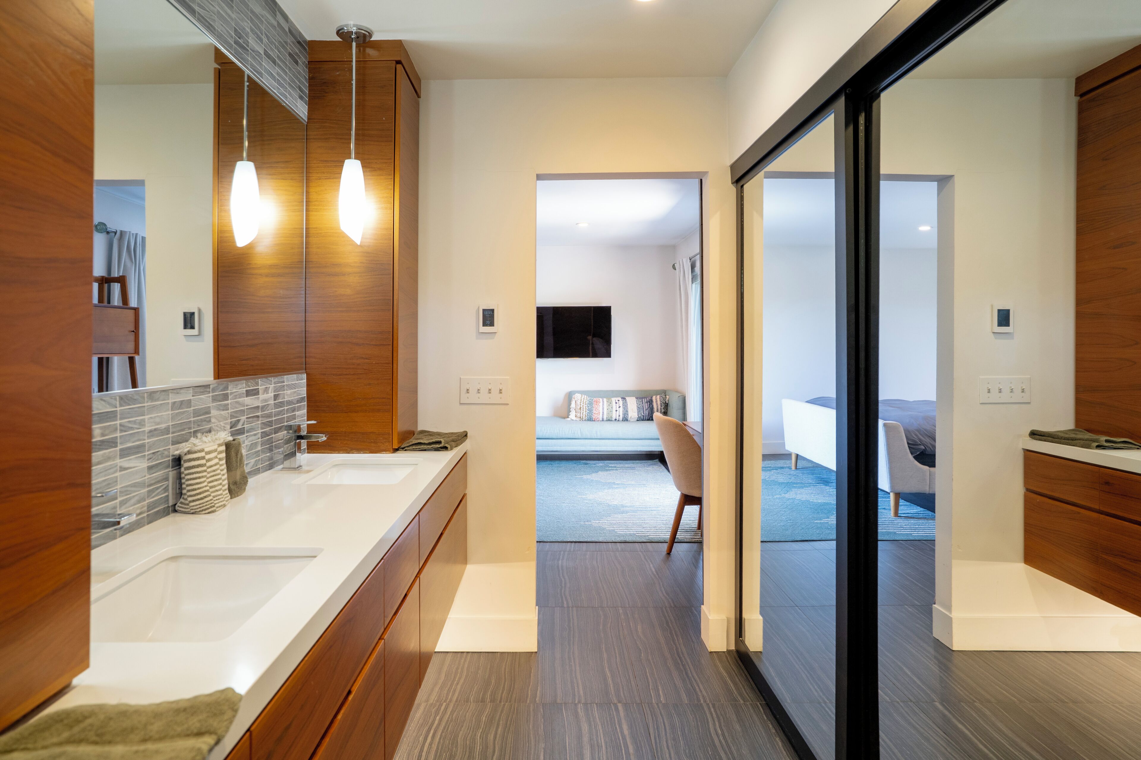 3 slaapkamers, een strijkplank/strijkijzer, wifi, beddengoed