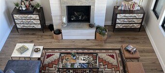 New - luxurious Golf Villa Townhome in the heart of Sklyand Crested Butte, CO