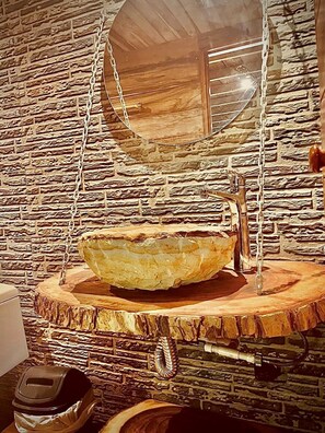 Amenidades de baño gratuitas y toallas