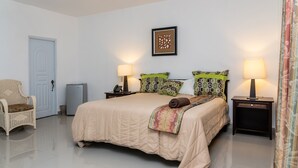 Business Quadruple Room | Egyptian cotton sheets, premium bedding, free WiFi, bed sheets - Hotel Cataleya Bavaro (Punta Cana)