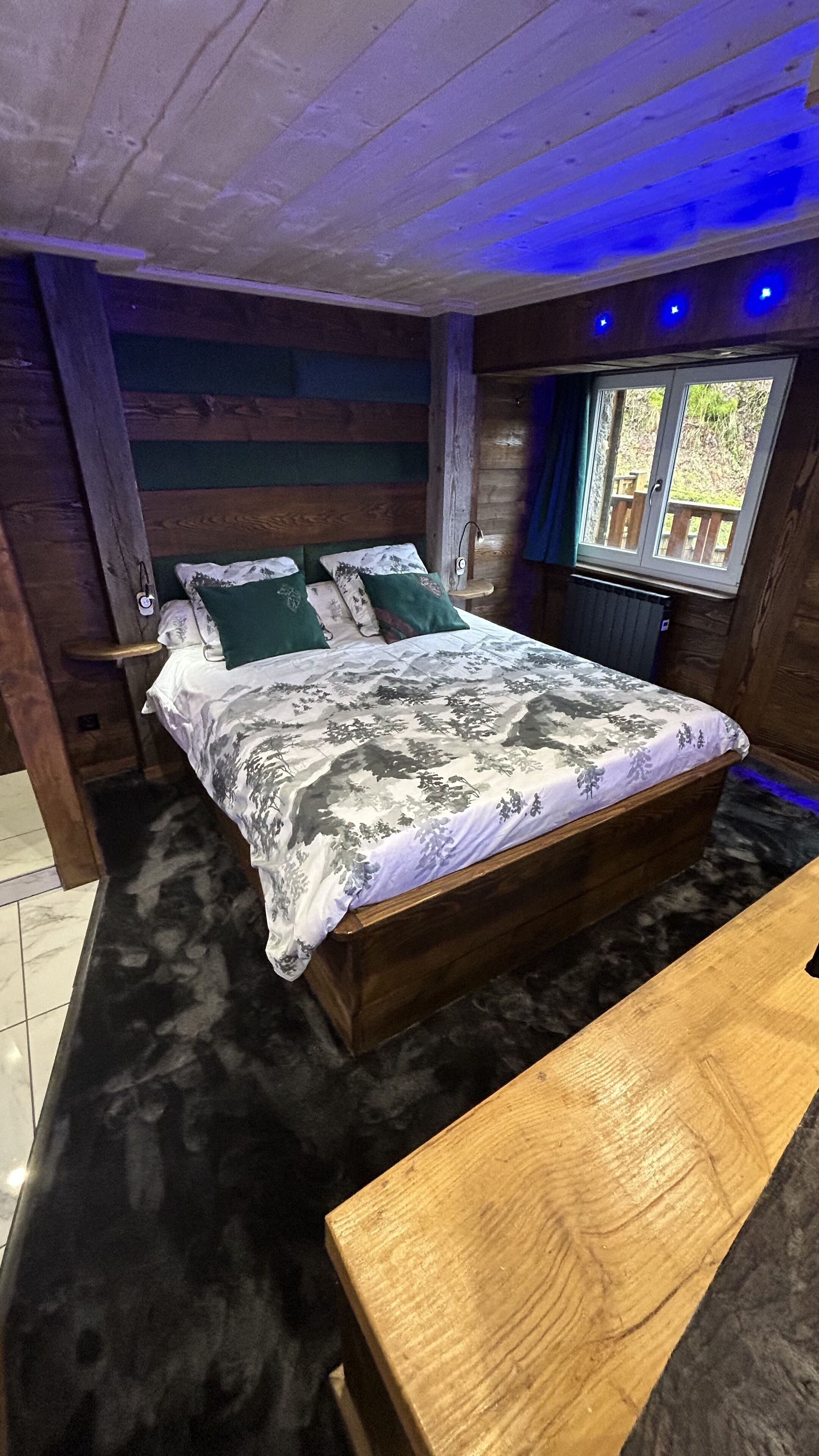 1 chambre, lit parapluie, Wi-Fi, draps fournis