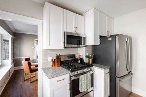 Oven, stovetop, coffee/tea maker - Modern 3BR Near Cleveland Clinic (Cleveland Heights)