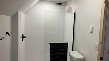 Eco-friendly toiletries, towels