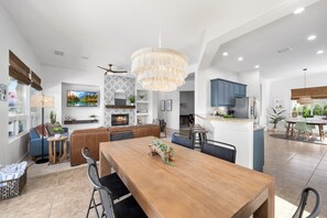 Dining - NEW! Golden Sunset! Saltwater Pool/Spa + Putting Green + Firepit + Gameroom (Desert Hot Springs)