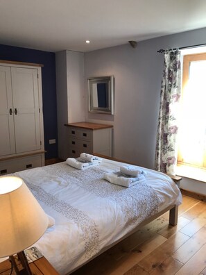 3 chambres, fer et planche Ă repasser, lit parapluie, Wi-Fi gratuit