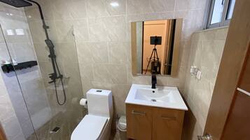 城市公寓, 3 间卧室, 阳台 | 浴室 | 毛巾