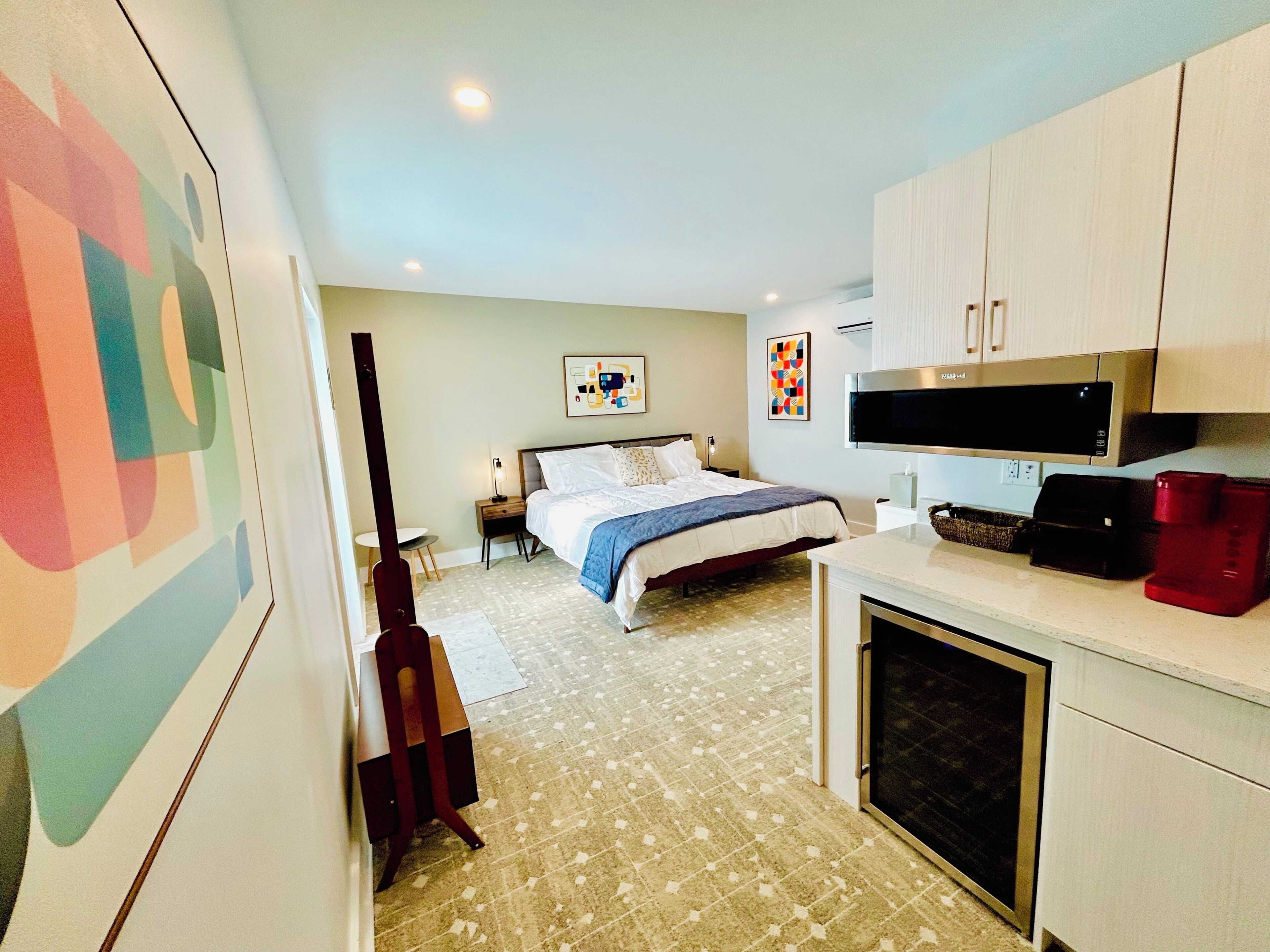 Classic Room, 1 King Bed, Pets Allowed | Egyptian cotton sheets, premium bedding, individually decorated