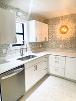 Honeymoon Room | Private kitchen | Mini-fridge, microwave, coffee/tea maker