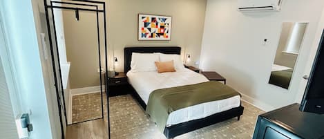 Phòng phong cách cổ điển, 1 giường cỡ queen, được phép mang theo vật nuôi | Bộ trải giường bằng vải cotton Ai Cập, bộ đồ giường cao cấp