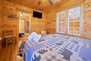 3 bedrooms, iron/ironing board, free WiFi, bed sheets