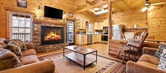 Rustic Cabin - Bring your Dogs and Family!