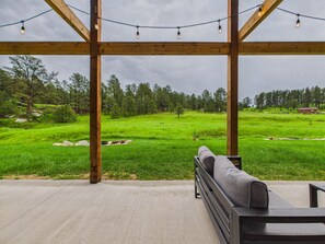Property grounds - Custer's Retreat - 2 BD Cabin (Custer)