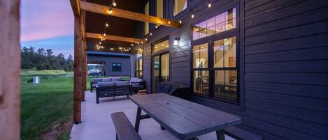 تناول الطعام بالخارج