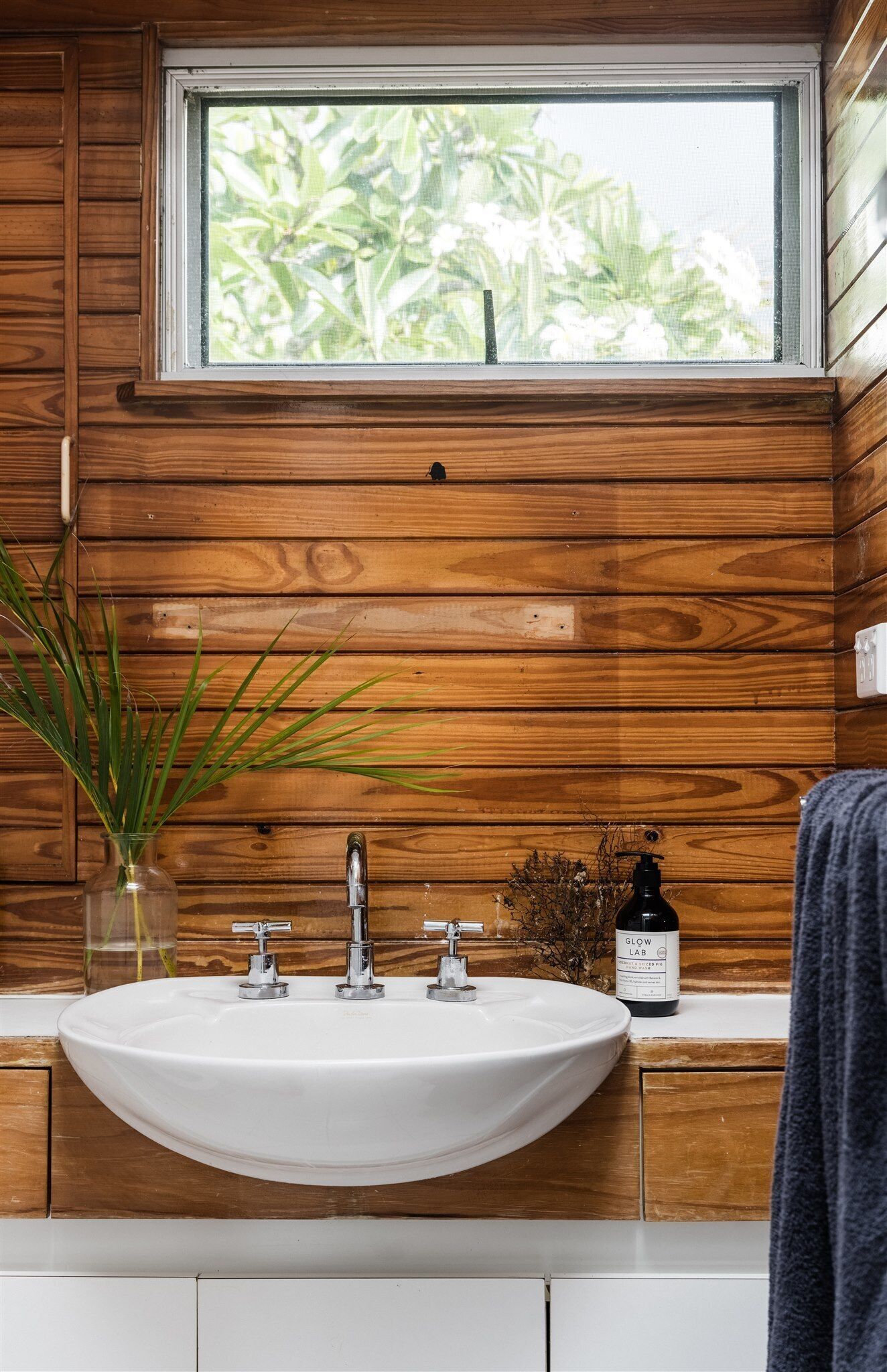 Family House | Bathroom | Free toiletries, hair dryer, towels, toilet paper