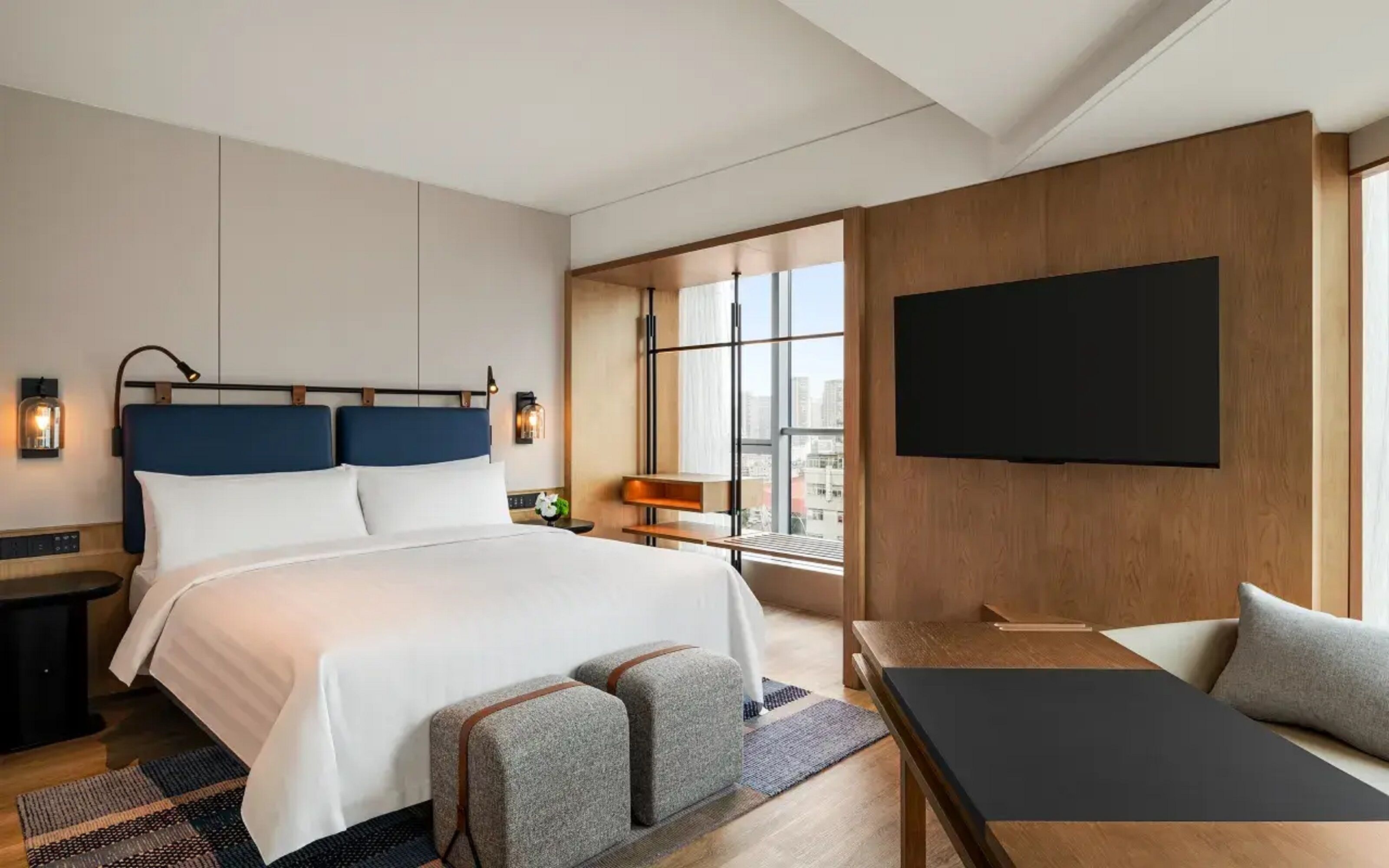 Down duvets, Tempur-Pedic beds, minibar, in-room safe