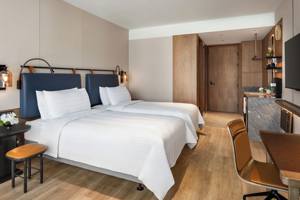 Twin Room (JEN Now) | Down comforters, Tempur-Pedic beds, minibar, in-room safe