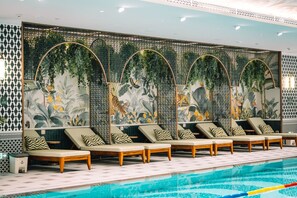 Indoor pool, open 6:00 AM to 10:30 PM, sun loungers - JEN Kunming Hotel - Shangri-La Group (Kunming)