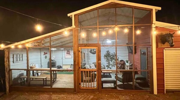 Outdoor dining