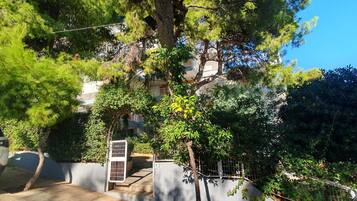 Enceinte de lâhĂ©bergement