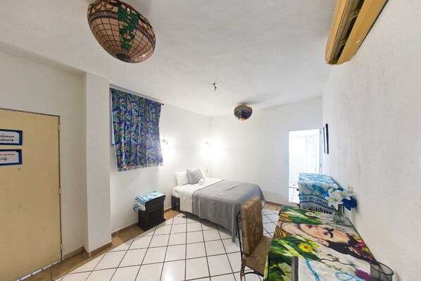 7 habitaciones, wifi y ropa de cama 