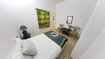 7 bedrooms, WiFi, bed sheets