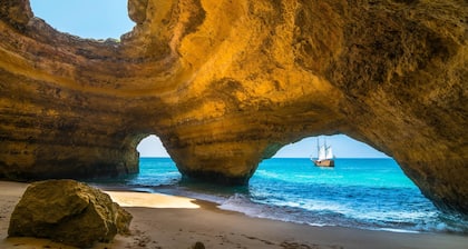 Aparts & Suites summer cascade Alvor