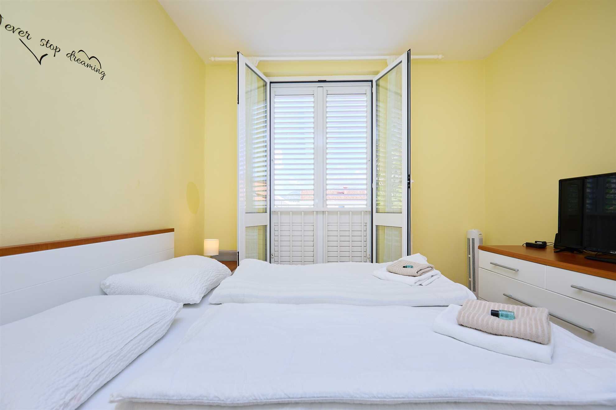 2 soverom, strykejern/-brett, wi-fi (inkludert) og sengetøy