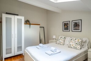 Free WiFi - Charming Studio with AC and Loft on Ground Floor (Lisboa)