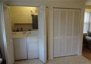 Interior - Adorable Fayetteville Ranch, great walkability, close to Town Center (Fayetteville)