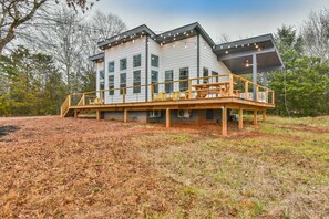 Exterior - The Tiny Pickleball Mansion at Lake Hartwell (Hartwell)