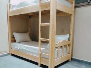 1 slaapkamer, een strijkplank/strijkijzer, wifi, beddengoed