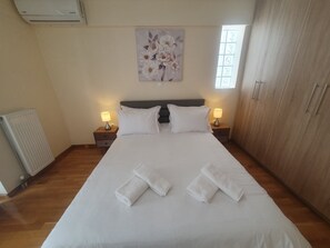 2 chambres, fer et planche à repasser, Wi-Fi, draps fournis