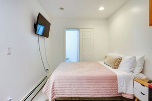 1 Schlafzimmer, Schreibtisch, Bügeleisen/Bügelbrett, WLAN